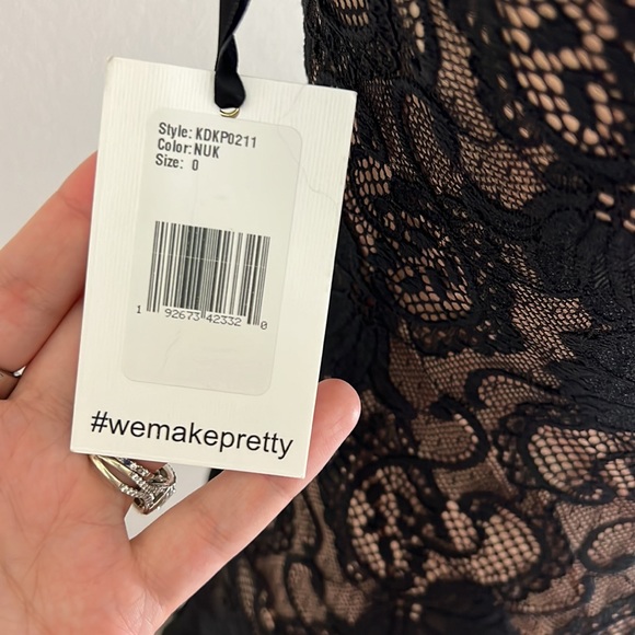 KENSIE DRESSES - Picture 7 of 8